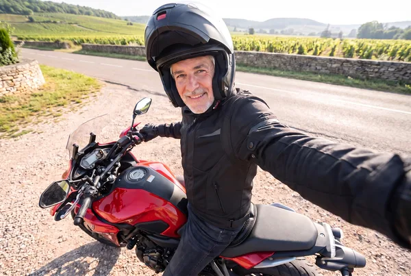 Mauro sulla sua moto